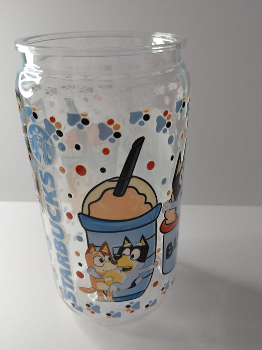 Goblet en plastique image de bluey et des marque de patte de chien