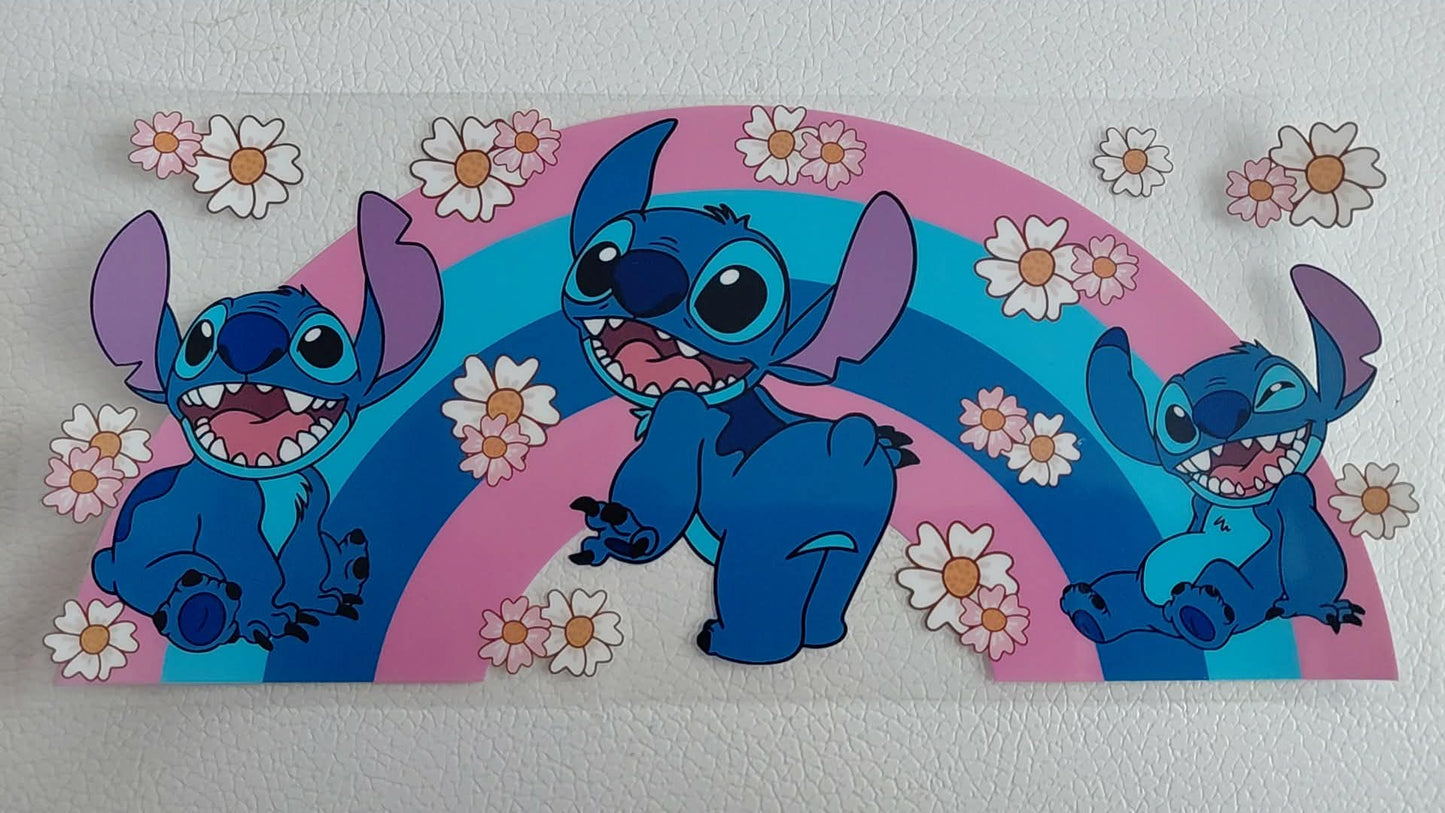 Planche stitch avec arc en ciel et fleur