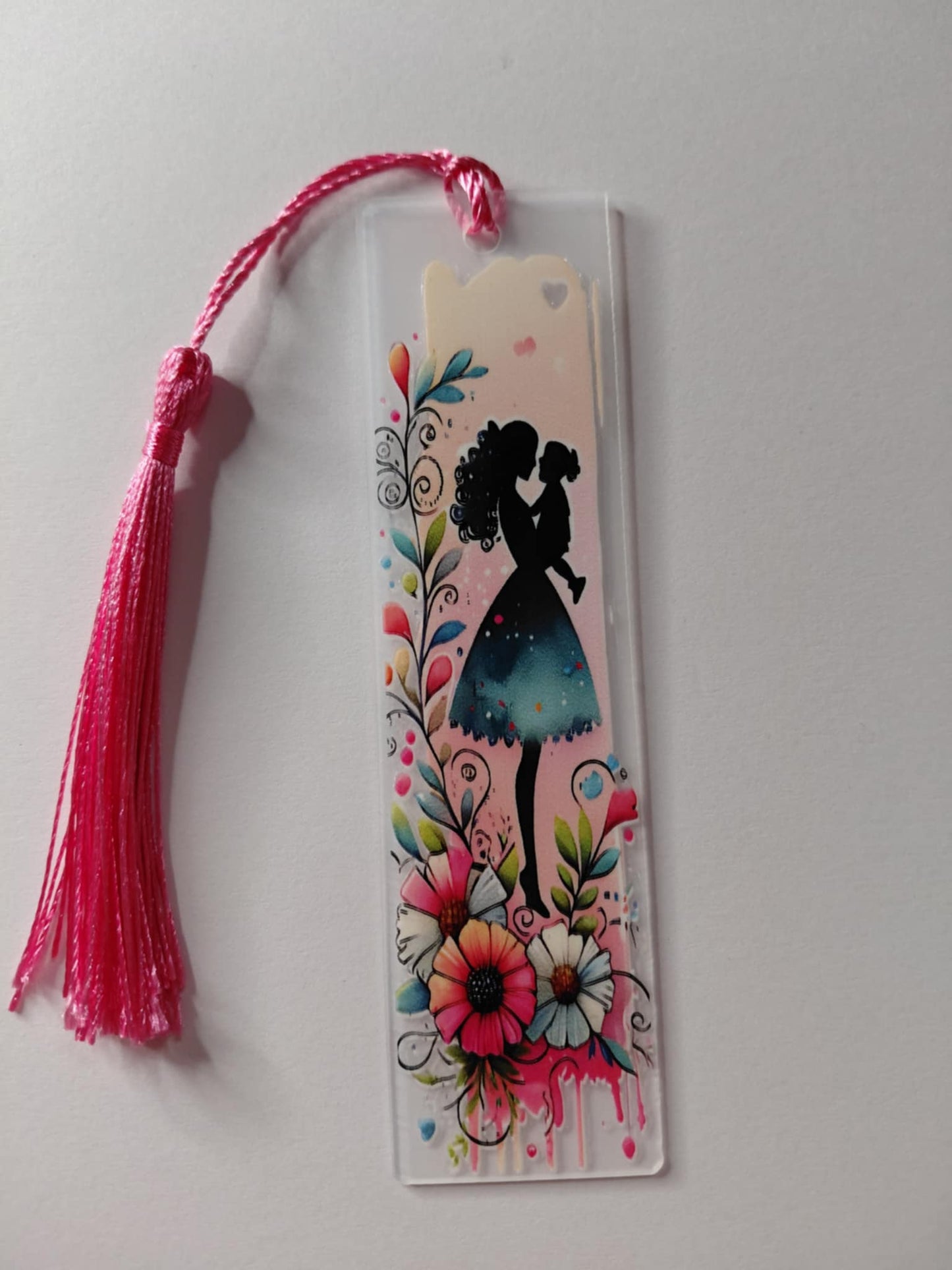 Marque pages avec une image de la maman et l'enfants pompon rose