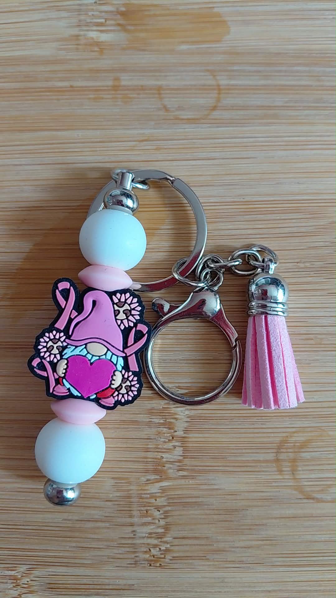 porte clés avec barre et perles en silicone