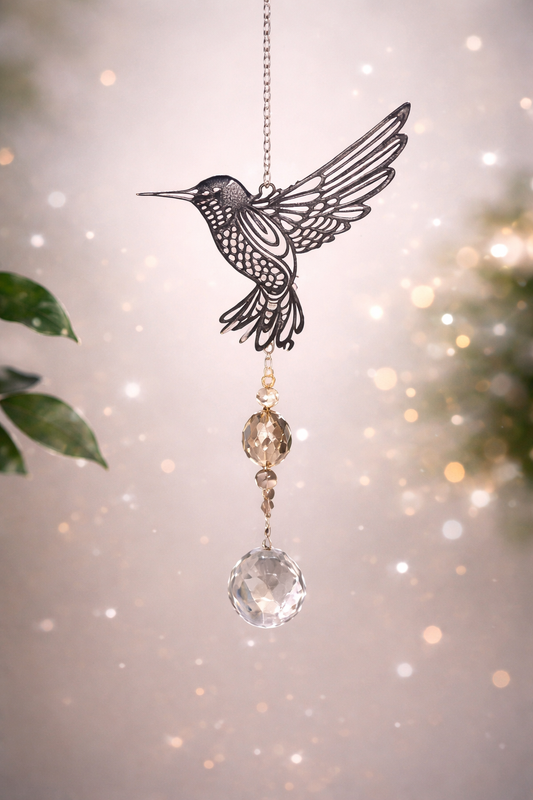 il fait 10 cm et l ensemble du attrape soleil fait 38 cm