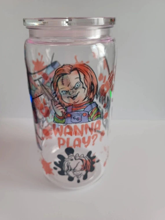 Goblet avec une image d une poupée qui tue 