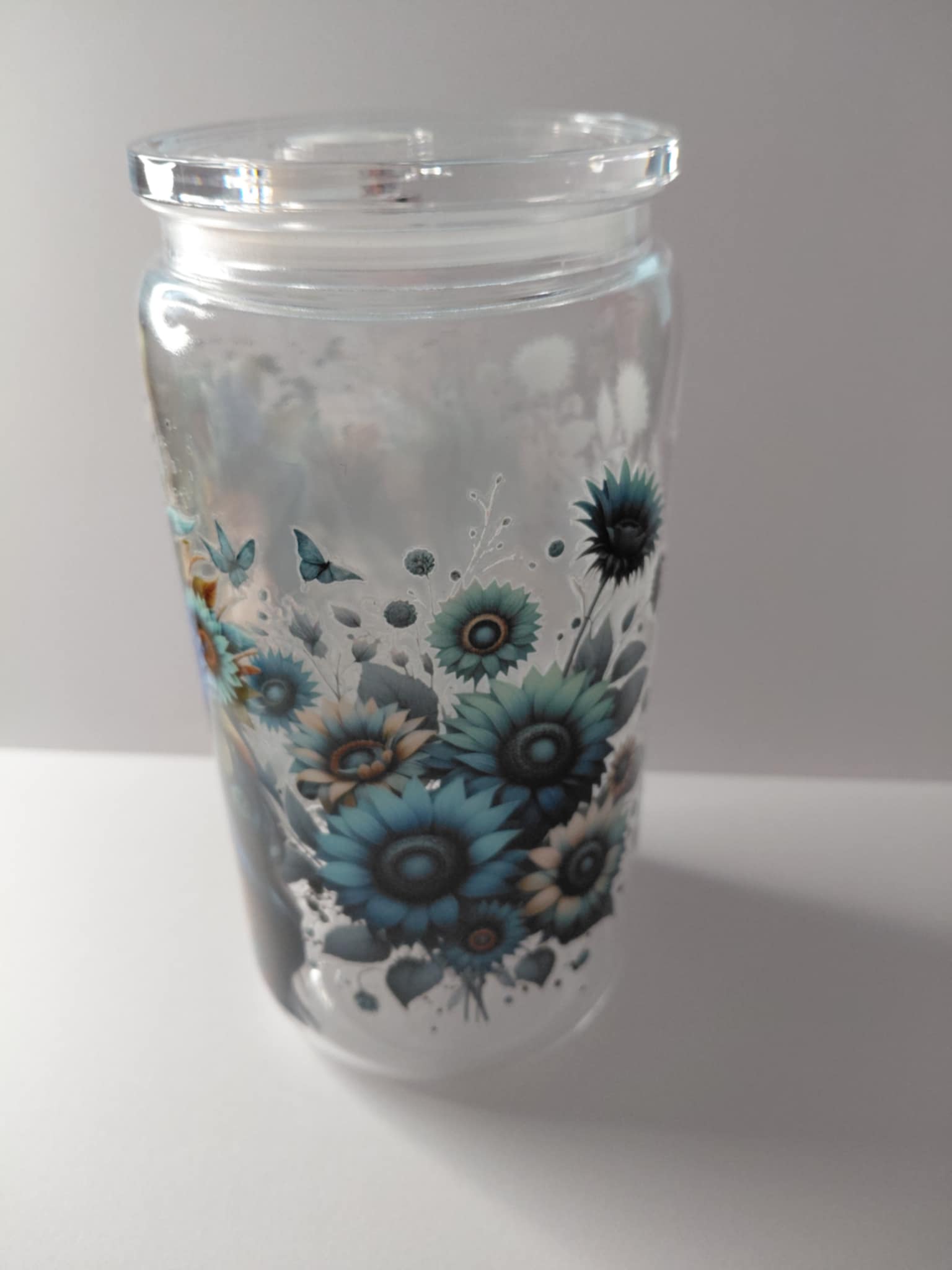 Goblet en plastique avec image fleur et papillon 
