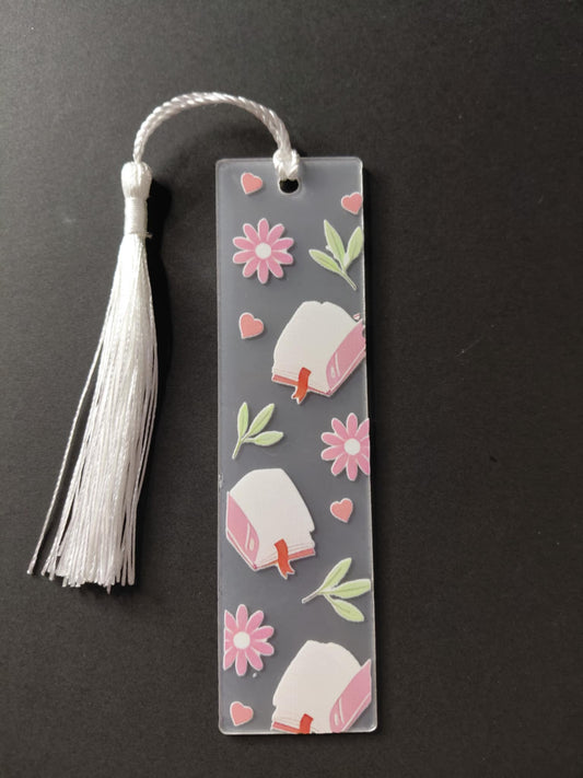 marque pages avec une image avec des fleur des coeur 