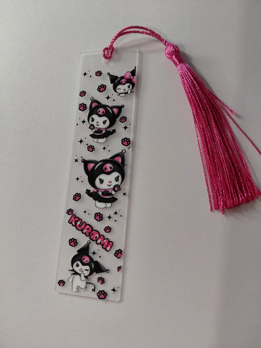 Marque pages avec une image de kuromi pompon rose 