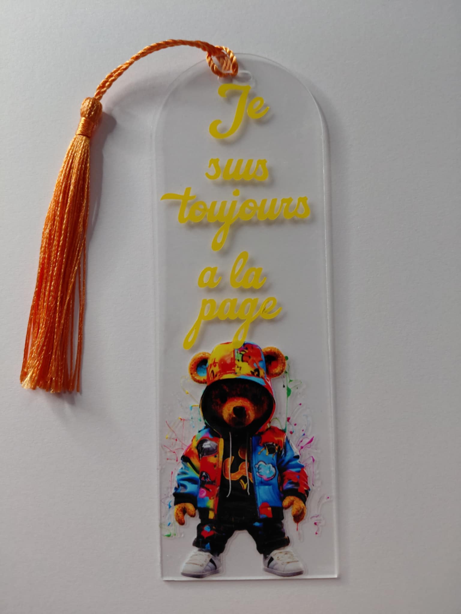 grand marque pages faire a la main avec un ours 