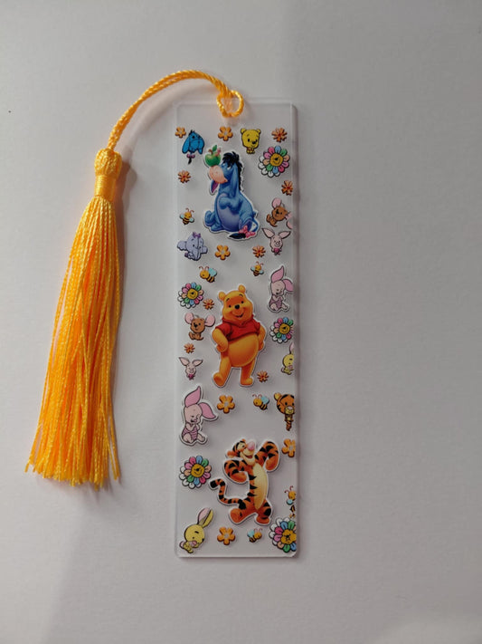 marque pages avec son pompon et des fleur  