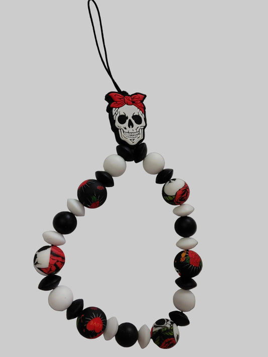 perles en silicone avec tête de mort et aussi perle de silicone noir et blanc aussi des perles imprimé 