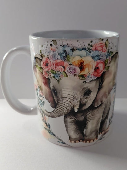 éléphant avec une couronne de fleurs 