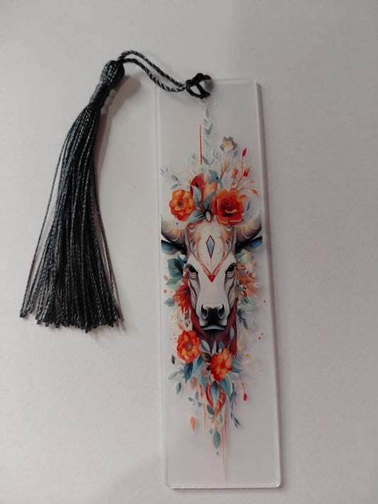 Marque pages avec une image de vache avec des fleur pompon gris 