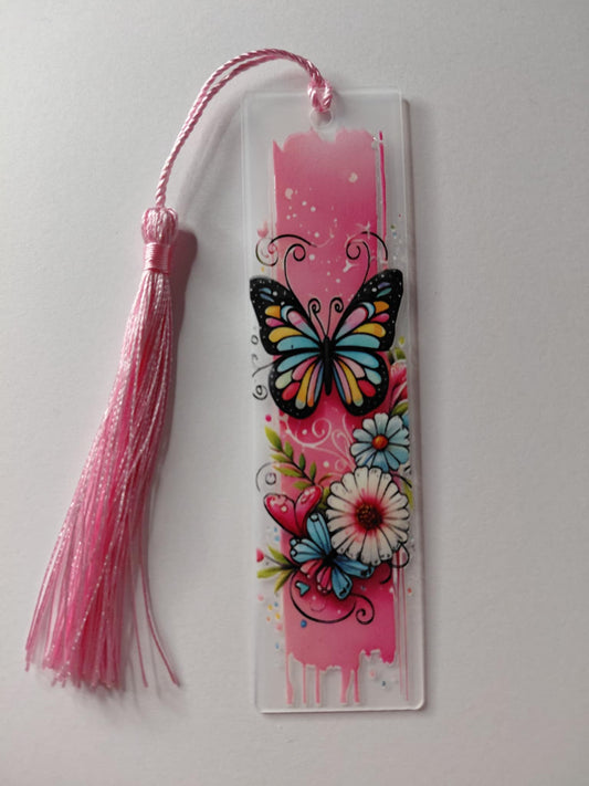 Marque pages avec une image de papillon et des fleur  pompon rose