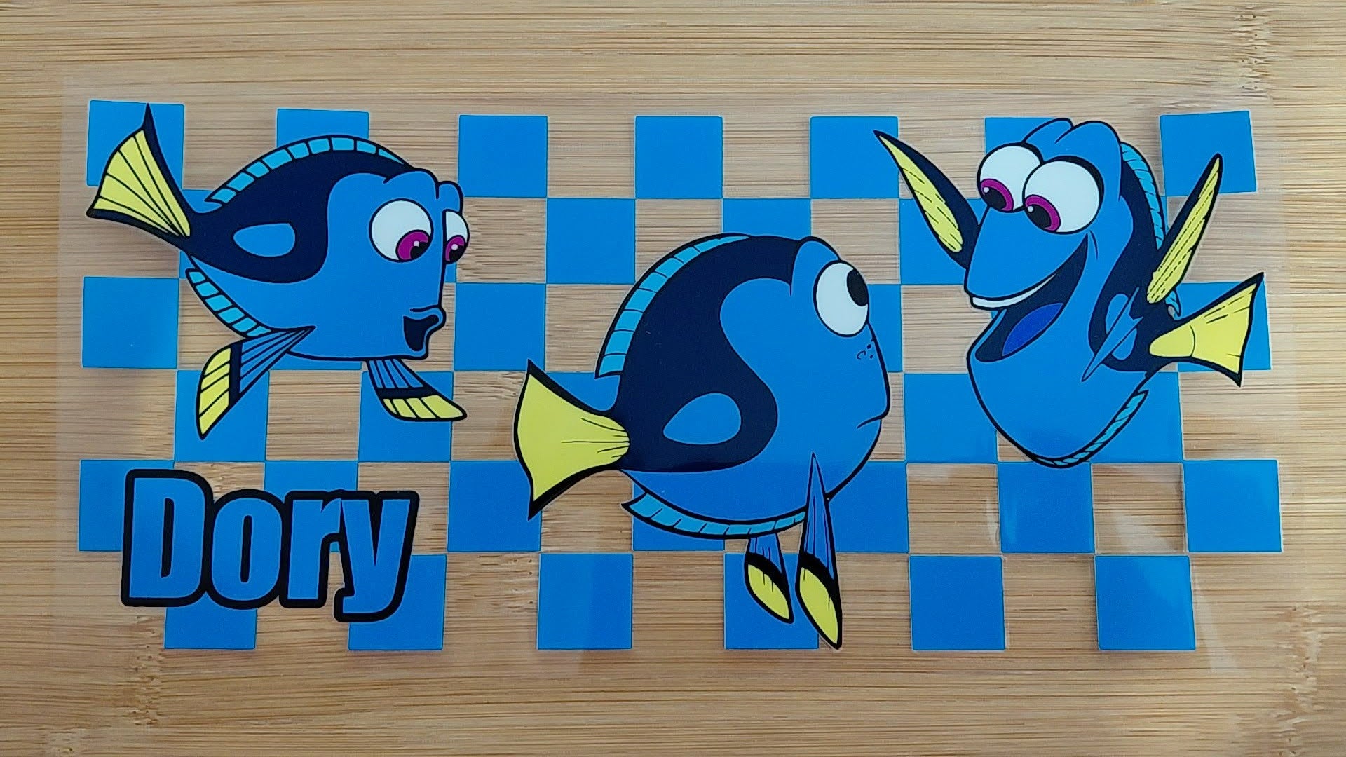le poisson bleu est dory